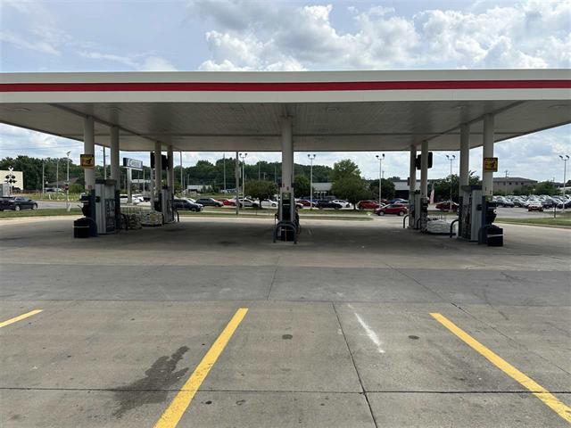 260 Stevens Dr, Iowa City, IA à vendre - Photo du bâtiment - Image 2 de 6