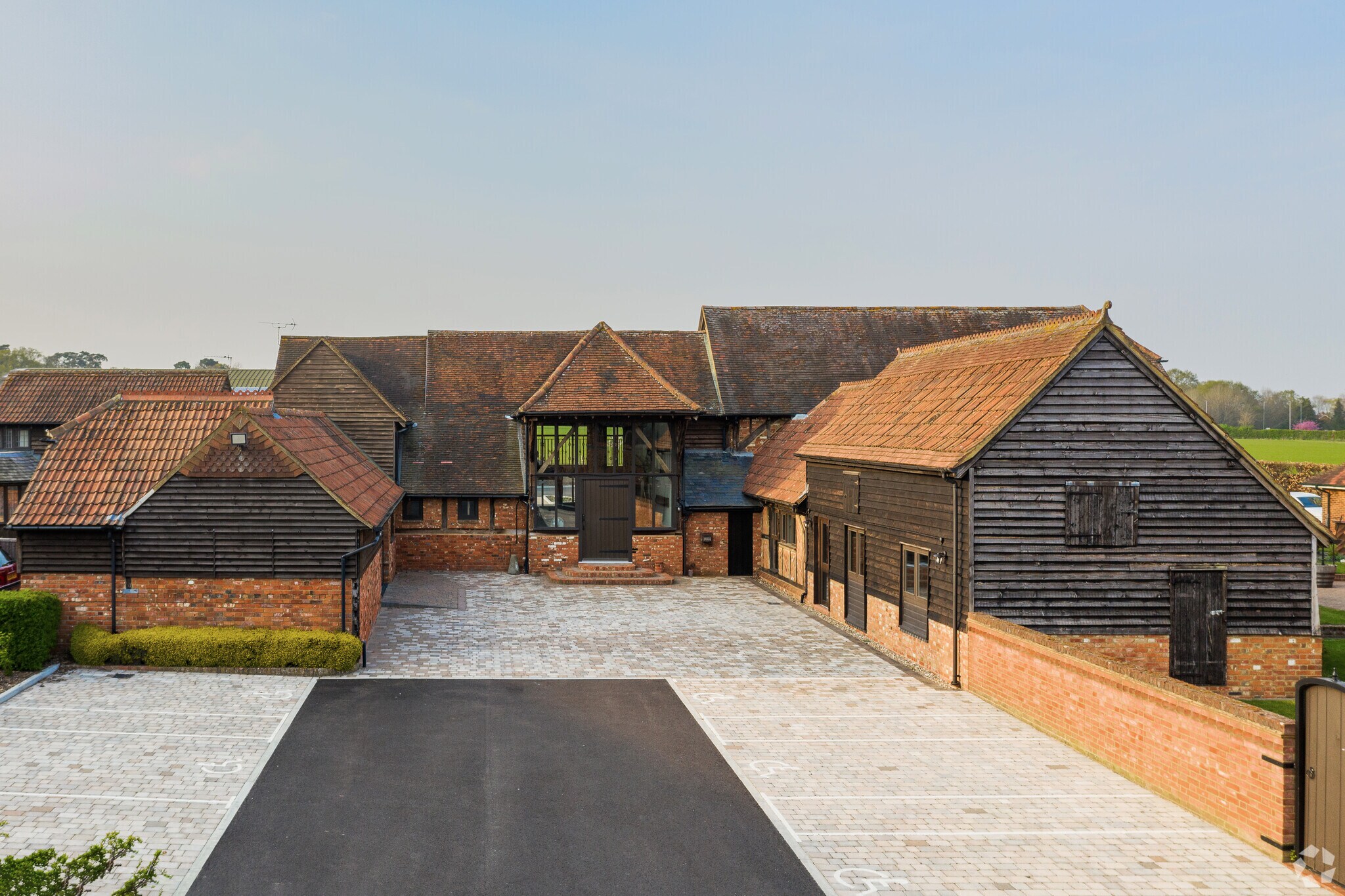 Warren House Rd, Wokingham à vendre Photo principale- Image 1 de 1