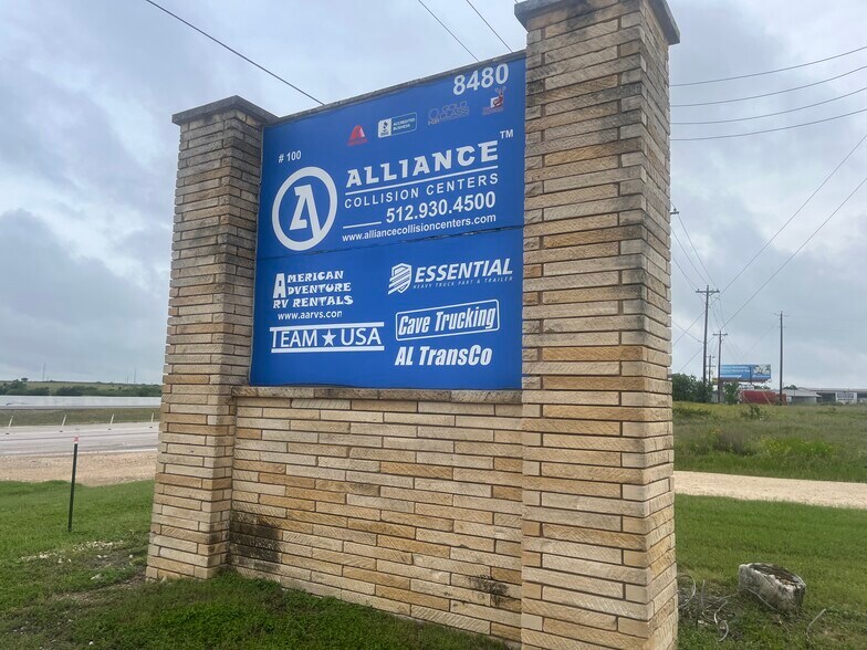 8480 N IH-35, Georgetown, TX for lease - Building Photo - Image 2 of 17