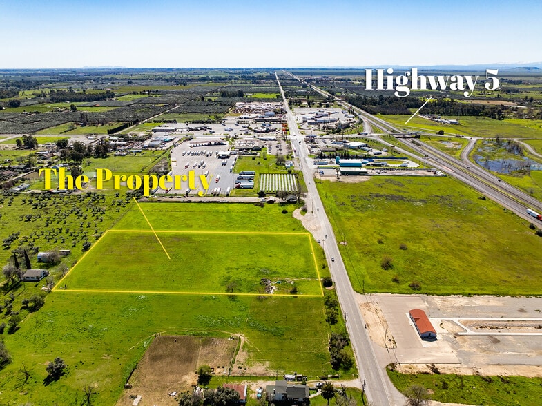 2761 W Highway 99, Corning, CA à vendre - Photo du bâtiment - Image 2 de 30