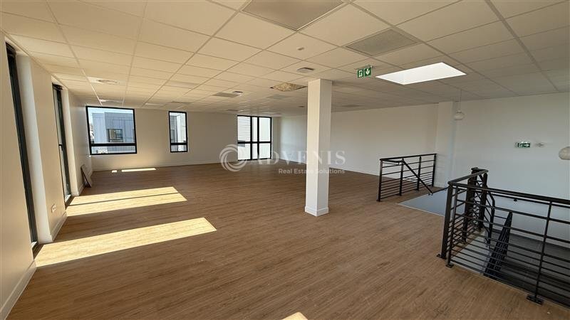 Flex in Courtry for lease - Interior Photo - Image 3 of 9