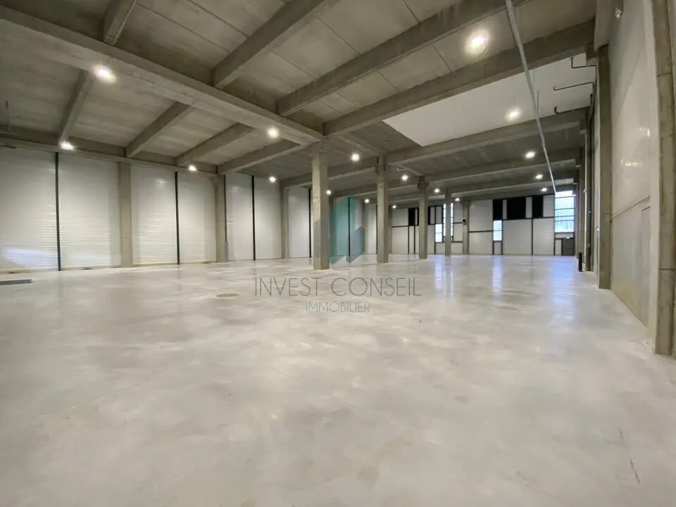Office in Nanterre for lease Interior Photo- Image 1 of 8