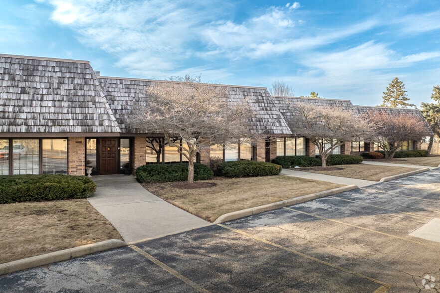 10 2K+ SF Office/Flex Condo Portfolio portfolio of 10 properties for sale on LoopNet.ca - Building Photo - Image 2 of 4