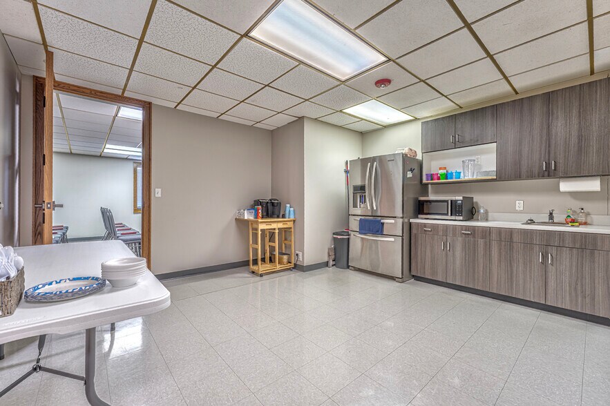 5950 E Admiral Pl, Tulsa, OK à vendre - Photo intérieure - Image 2 de 43