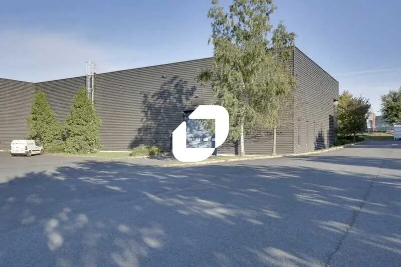 Office in Gonesse for lease - Building Photo - Image 2 of 9