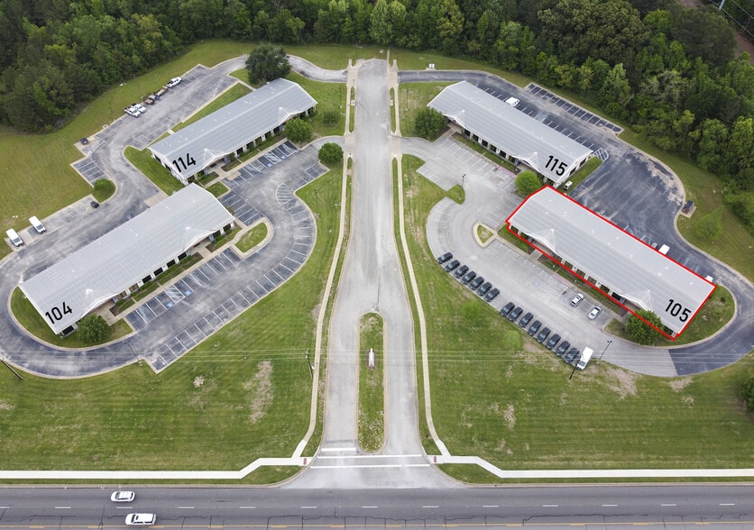 104-115 Jordan Plaza Blvd, Tyler, TX for lease - Building Photo - Image 2 of 6