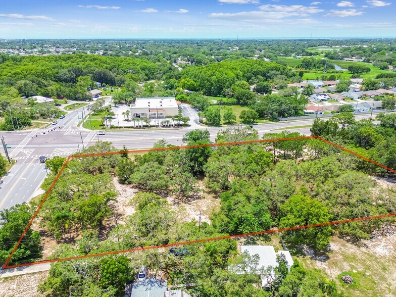 10444 Little Rd, New Port Richey, FL à vendre - Photo principale - Image 2 de 4