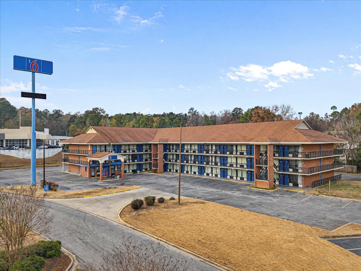 105 Riverside Pky, Macon-Bibb, GA à vendre Photo principale- Image 1 de 17