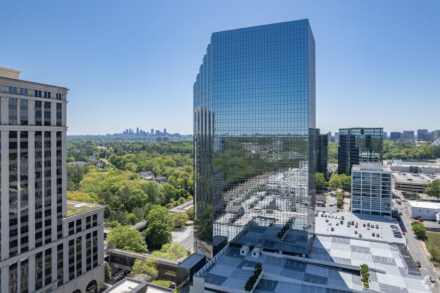 950 E Paces Ferry Rd NE, Atlanta, GA à louer - Photo du bâtiment - Image 2 de 38