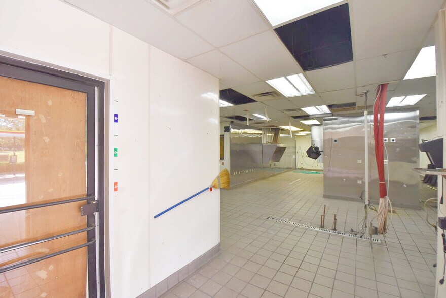 64 Carriage Oaks Dr, Tyrone, GA à louer - Photo du bâtiment - Image 2 de 51