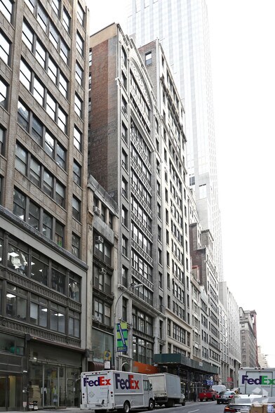 19-21 W 36th St, New York, NY à louer - Photo du bâtiment - Image 2 de 11