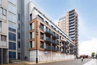 Plus de détails pour 25 North Street, Havering - Commerce de détail à louer