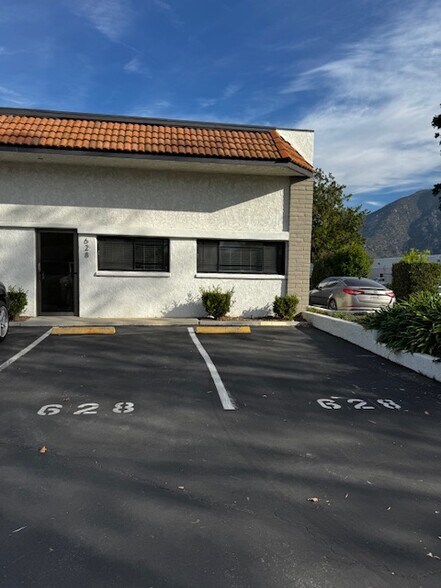 610-628 Calle Plano, Camarillo, CA à louer - Photo du bâtiment - Image 3 de 6