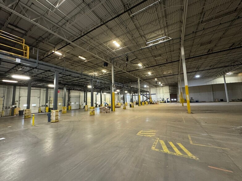 6812 Corporate Dr, Indianapolis, IN à louer - Photo intérieure - Image 2 de 3