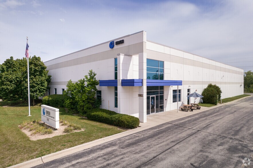 3982 Ryan Rd, Gurnee, IL for lease - Building Photo - Image 1 of 6