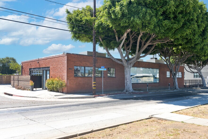 1728 Olympic Blvd, Santa Monica, CA à louer - Photo du bâtiment - Image 3 de 8