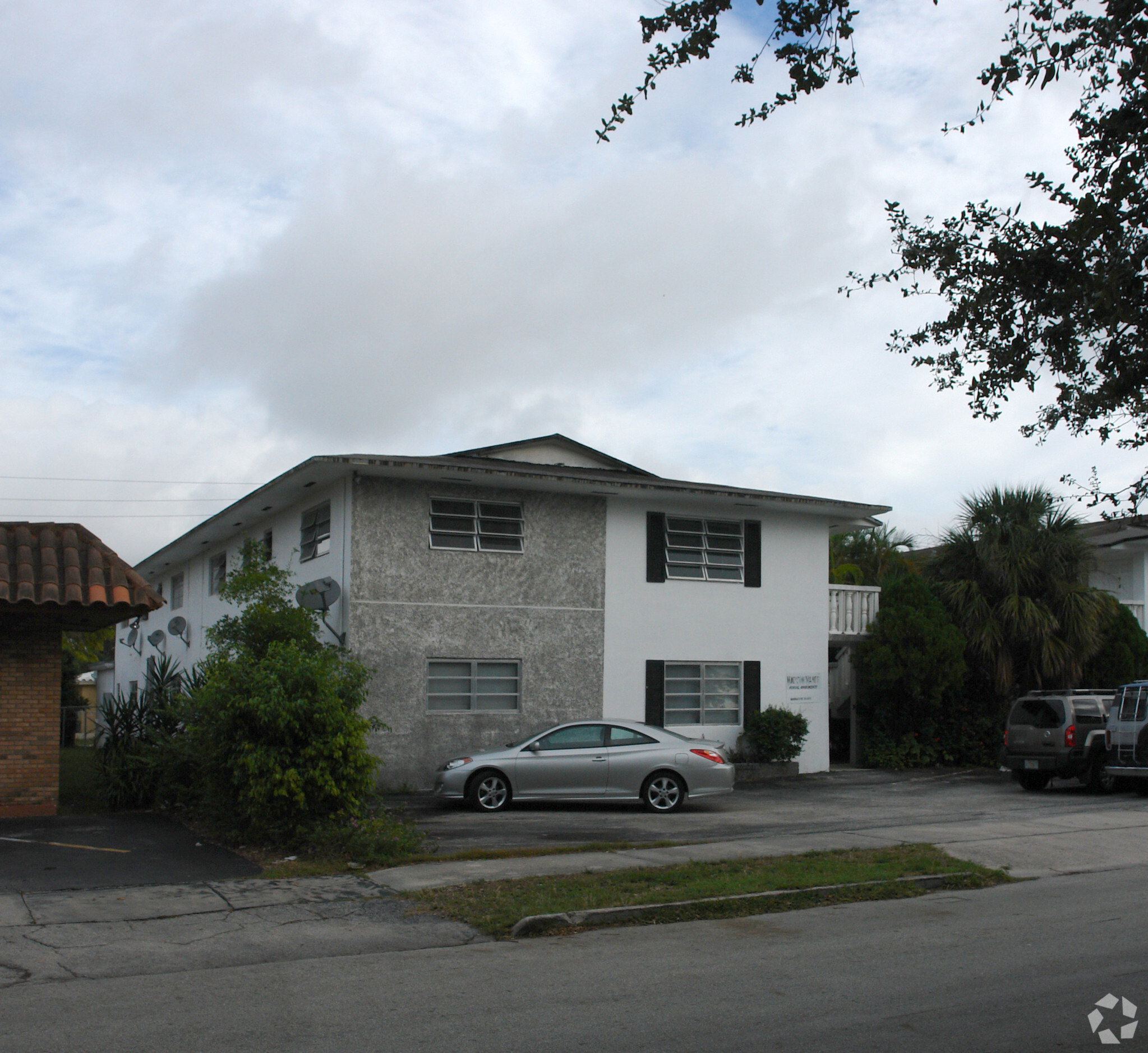 2025 Madison St, Hollywood, FL à vendre Photo principale- Image 1 de 1