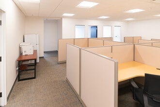 1051 Perimeter Dr, Schaumburg, IL for lease Interior Photo- Image 2 of 4