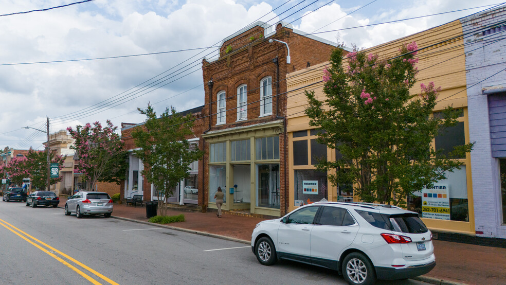 134 S Main St, Warrenton, NC à vendre - Photo principale - Image 1 de 38