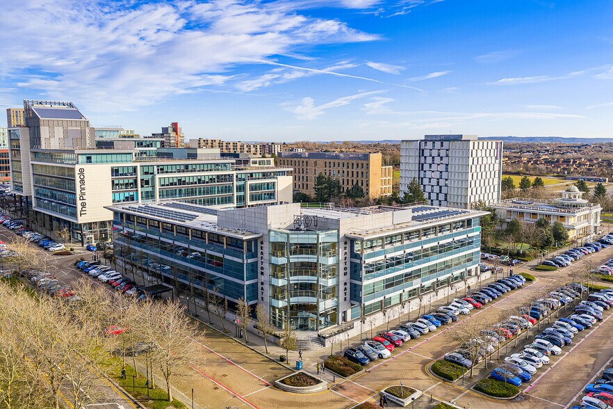 401 Grafton Gate E, Milton Keynes à louer - Photo du bâtiment - Image 2 de 15