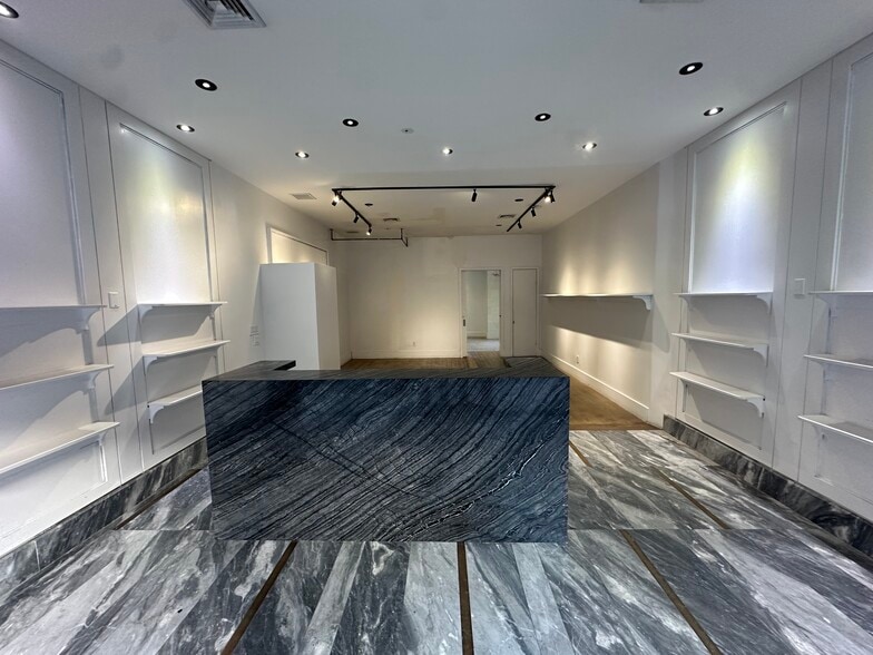 44 Avenue B, New York, NY for lease - Building Photo - Image 3 of 7