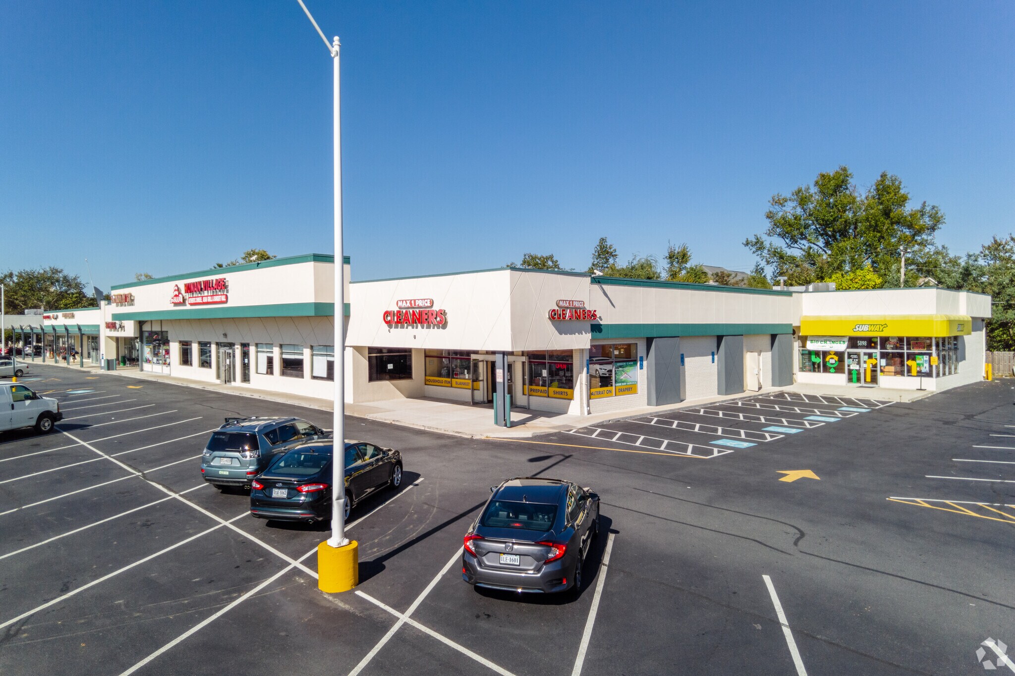 5900 Leesburg Pike, Falls Church, VA for lease Primary Photo- Image 1 of 2