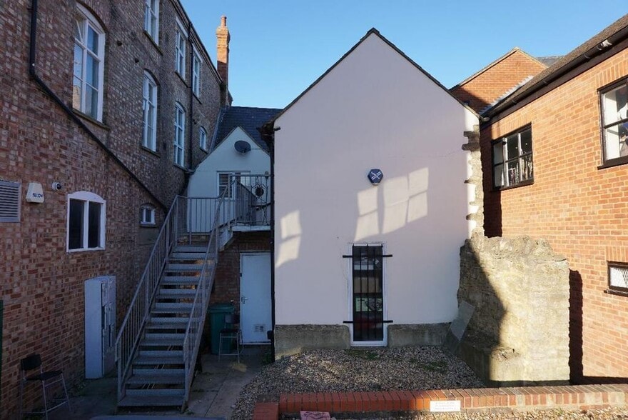 32-32a Market Pl, Olney for sale - Building Photo - Image 2 of 6