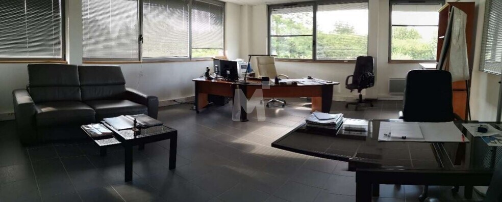Flex in Tigery for lease - Interior Photo - Image 3 of 6