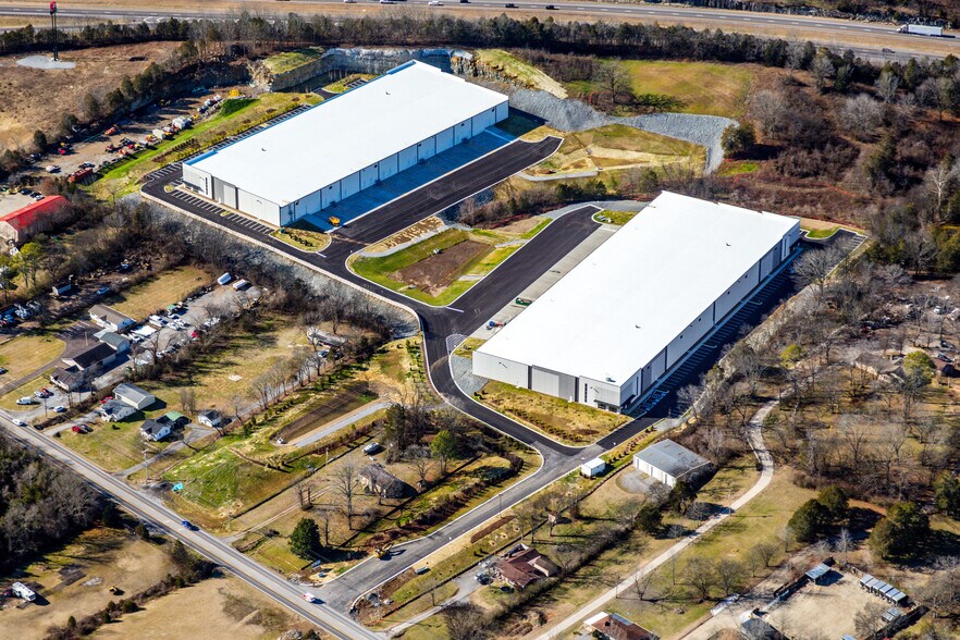 1028 Louisville Hwy, Goodlettsville, TN à louer - Photo du bâtiment - Image 3 de 5