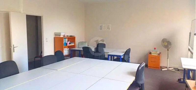 Office in Armentières for lease - Interior Photo - Image 2 of 5