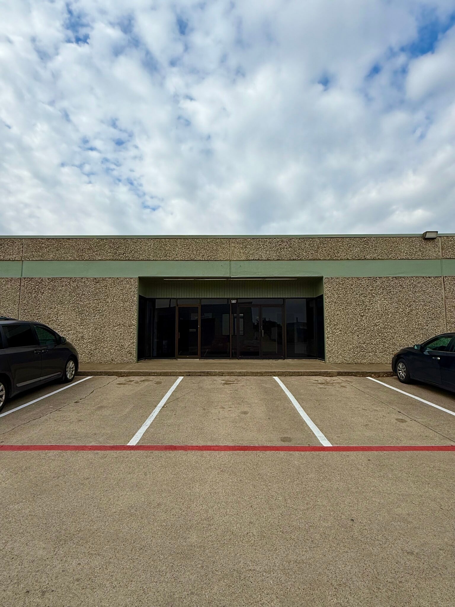 2100 S Great Southwest Pky, Grand Prairie, TX for lease Building Photo- Image 1 of 7