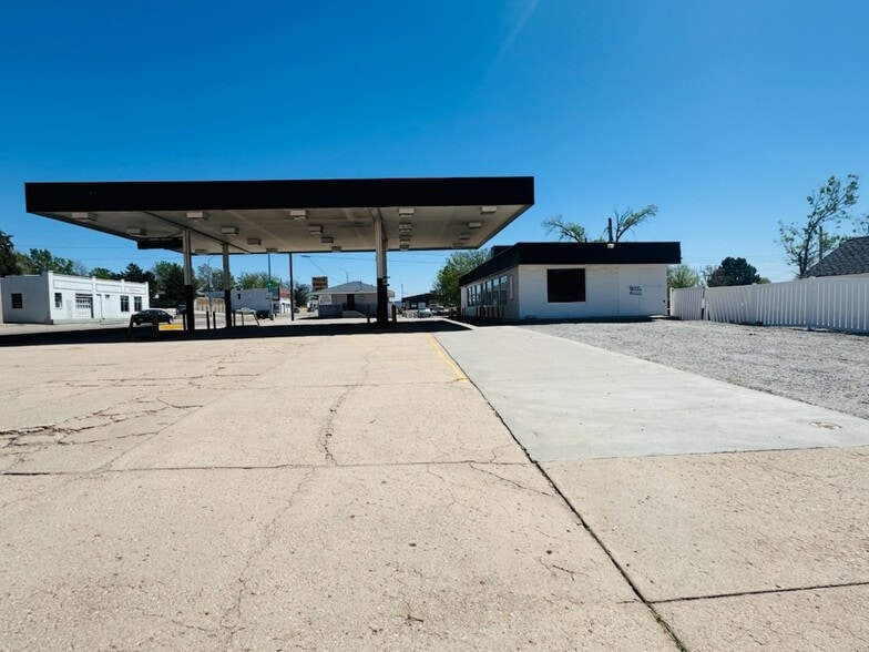 506 E B St, McCook, NE for sale - Building Photo - Image 3 of 15