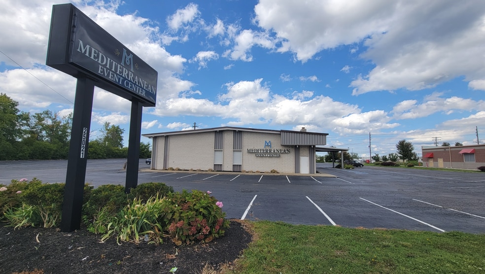 25021 Rockside Rd, Bedford, OH à vendre - Photo du bâtiment - Image 1 de 9