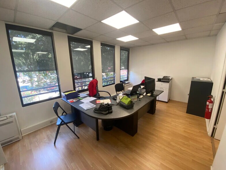 348 Avenue Du Prado, Marseille for lease - Building Photo - Image 2 of 24