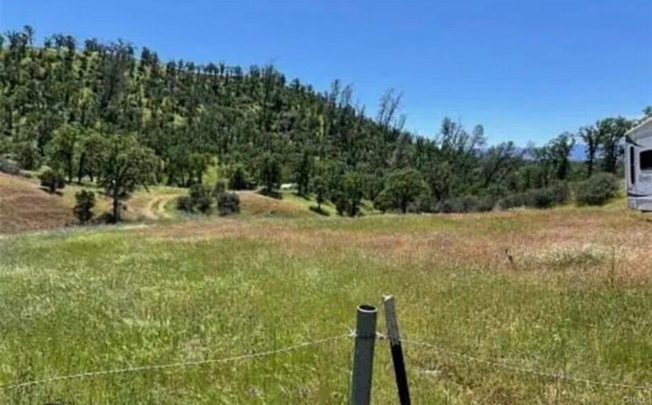 5999 Junkans Rd, Igo, CA à vendre - Photo principale - Image 1 de 4