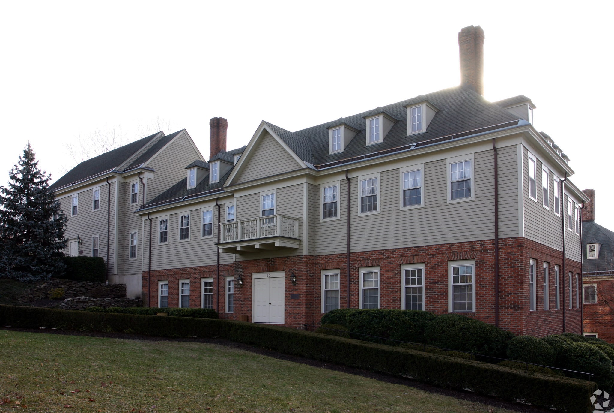 67 Beaver Ave, Clinton Township, NJ for lease Primary Photo- Image 1 of 2