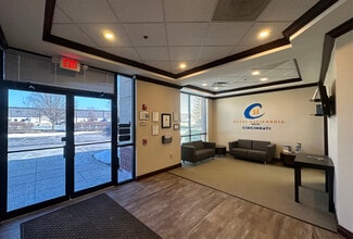 4705 Lake Forest Dr, Blue Ash, OH à louer Photo intérieure- Image 1 de 7