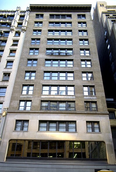 57 W 38th St, New York, NY for lease - Building Photo - Image 2 of 31