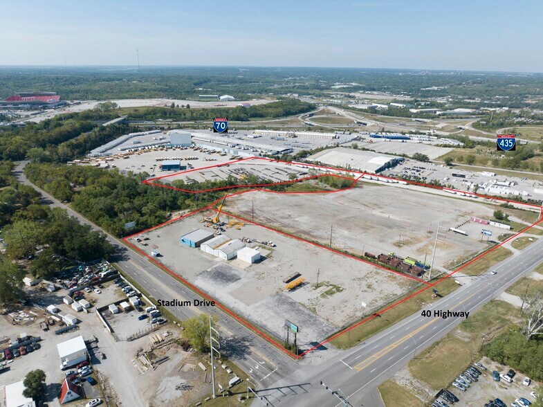 8753 E US Highway 40, Kansas City, MO à louer - Photo du bâtiment - Image 2 de 3