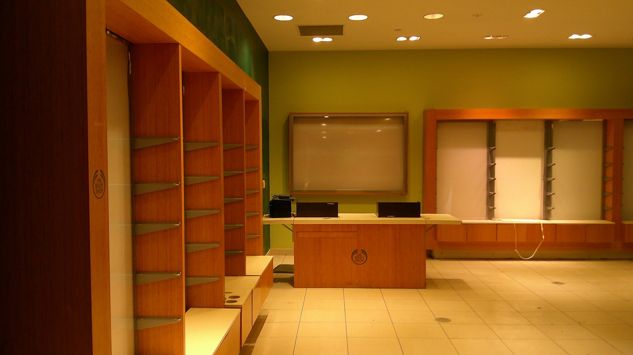 2086 Newpark Mall, Newark, CA à louer Photo intérieure- Image 1 de 1