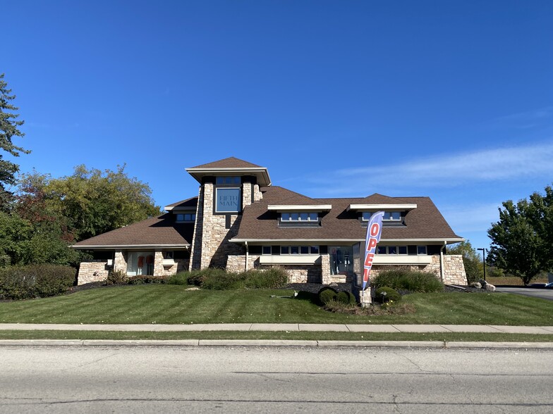 1550-1556 W Mequon Rd, Mequon, WI à louer - Photo du bâtiment - Image 1 de 17