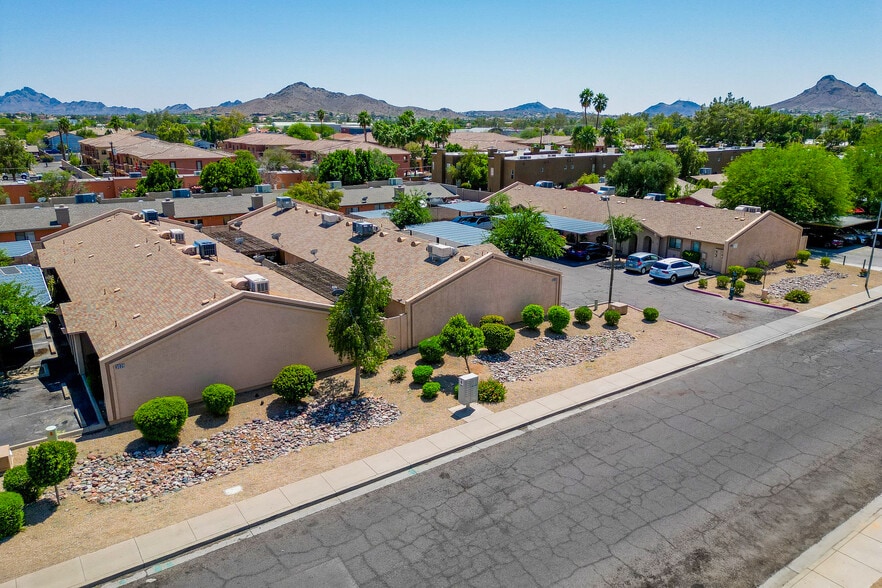 3027-3045 E Grandview Rd, Phoenix, AZ for sale - Building Photo - Image 3 of 22