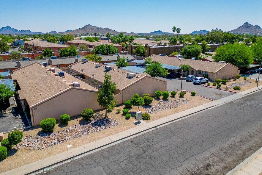 3027-3045 E Grandview Rd, Phoenix, AZ à vendre - Photo du bâtiment - Image 3 de 22