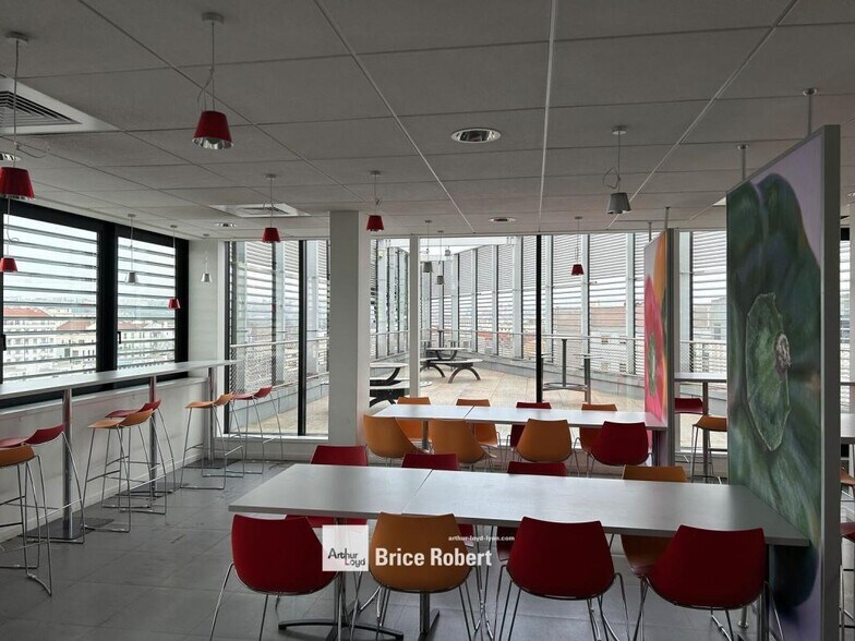 Bureau dans Lyon à louer - Photo du bâtiment - Image 1 de 6