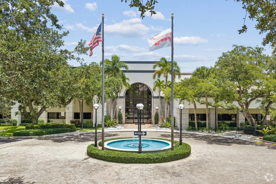 5300 Broken Sound Blvd NW, Boca Raton, FL for lease - Building Photo - Image 1 of 29