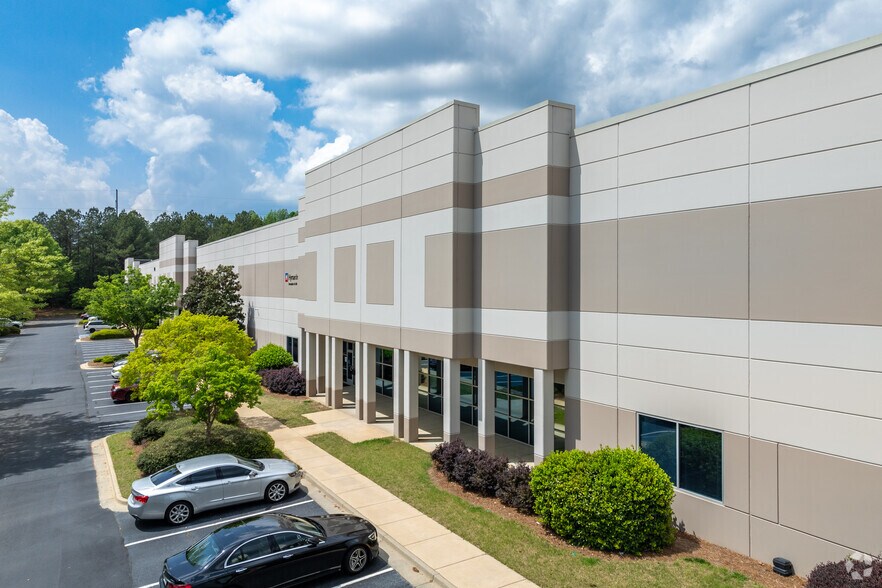 850 Aquila Way, Austell, GA à louer - Photo du bâtiment - Image 2 de 7