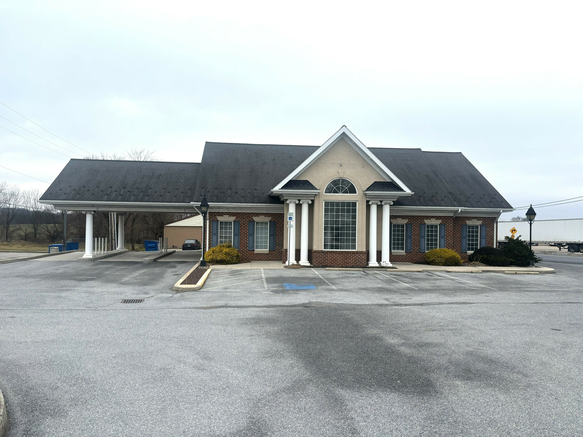 2300 S Queen St, York, PA for lease Primary Photo- Image 1 of 7