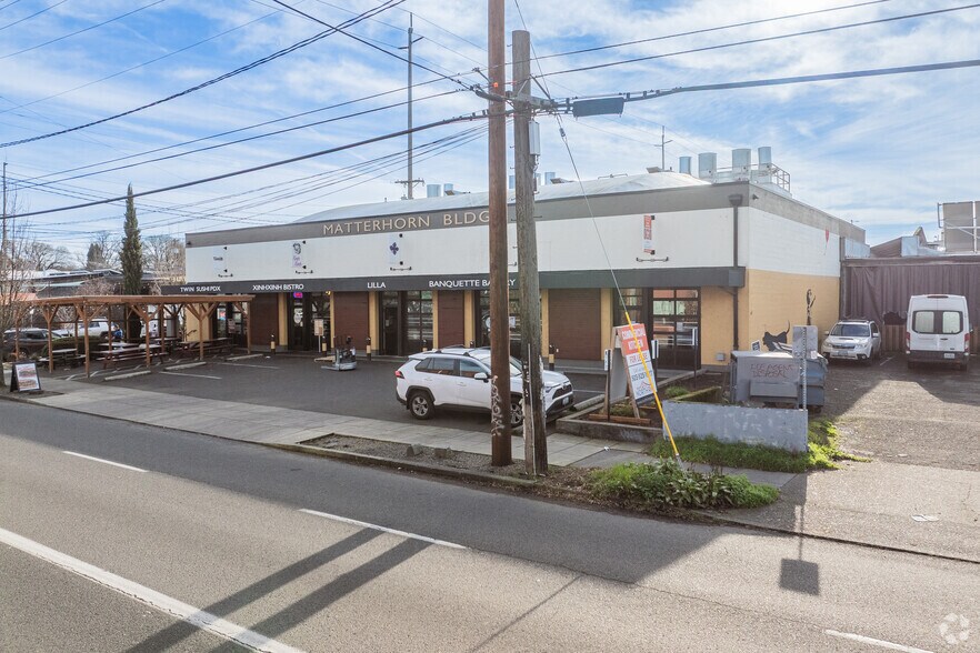 940 SE Madison St, Portland, OR à louer - Photo du bâtiment - Image 3 de 5