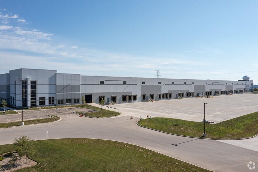 Wilmot Rd, Kenosha, WI for lease - Building Photo - Image 1 of 1