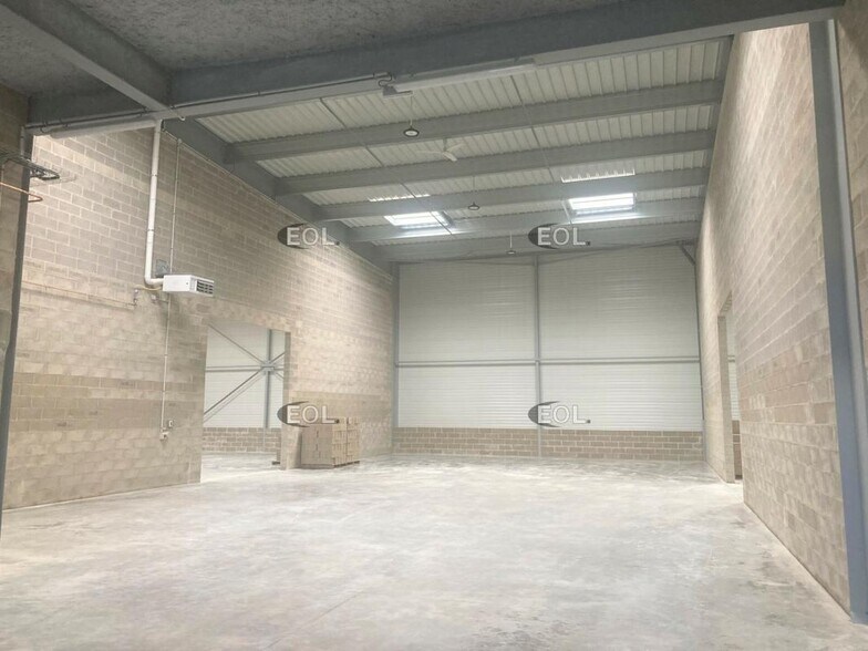 Flex dans Brétigny-sur-Orge à louer - Photo du bâtiment - Image 1 de 4